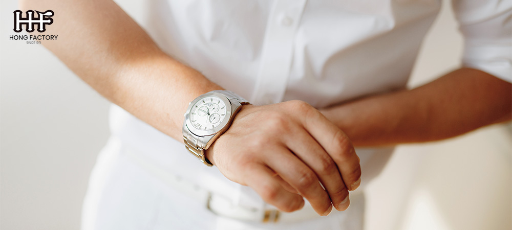 Which wrist to wear a watch on female